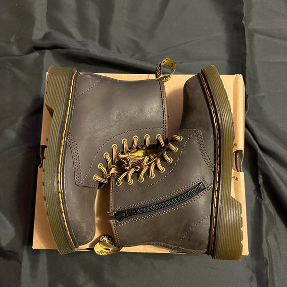 Dr Marten’s - Picture 4 of 5
